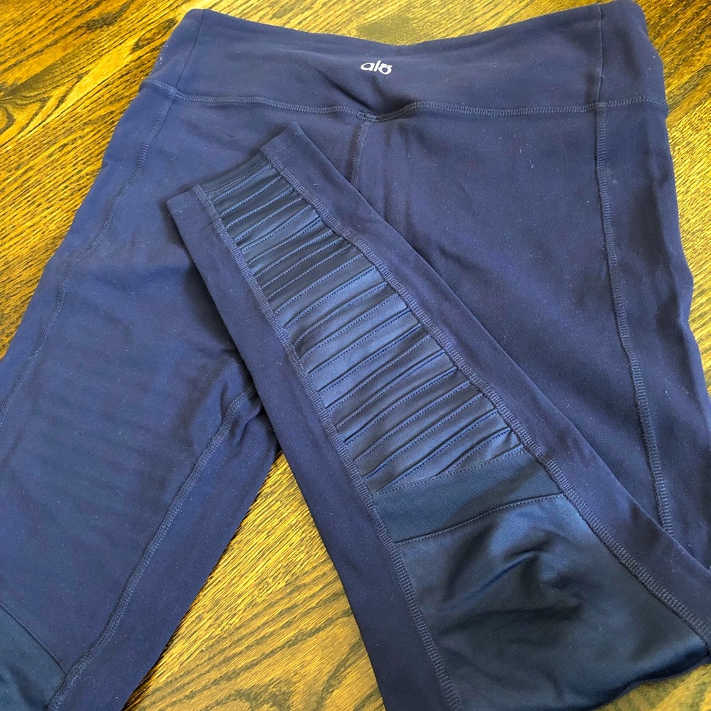 ALO Yoga Moto leggings